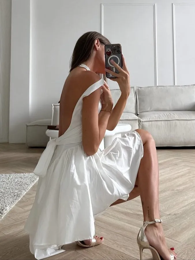Backless bow slimming white dress