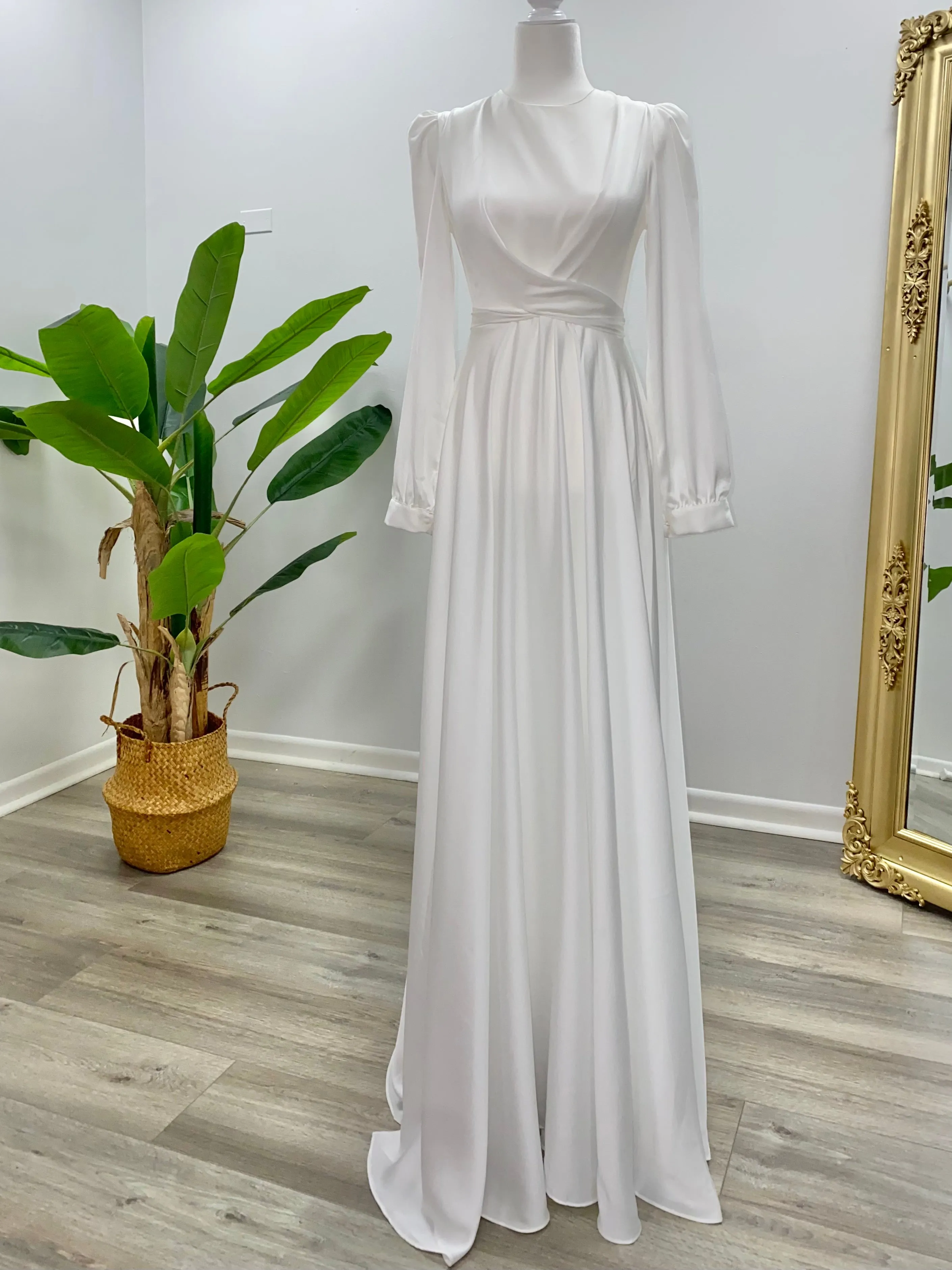 Delilah Satin Pearl