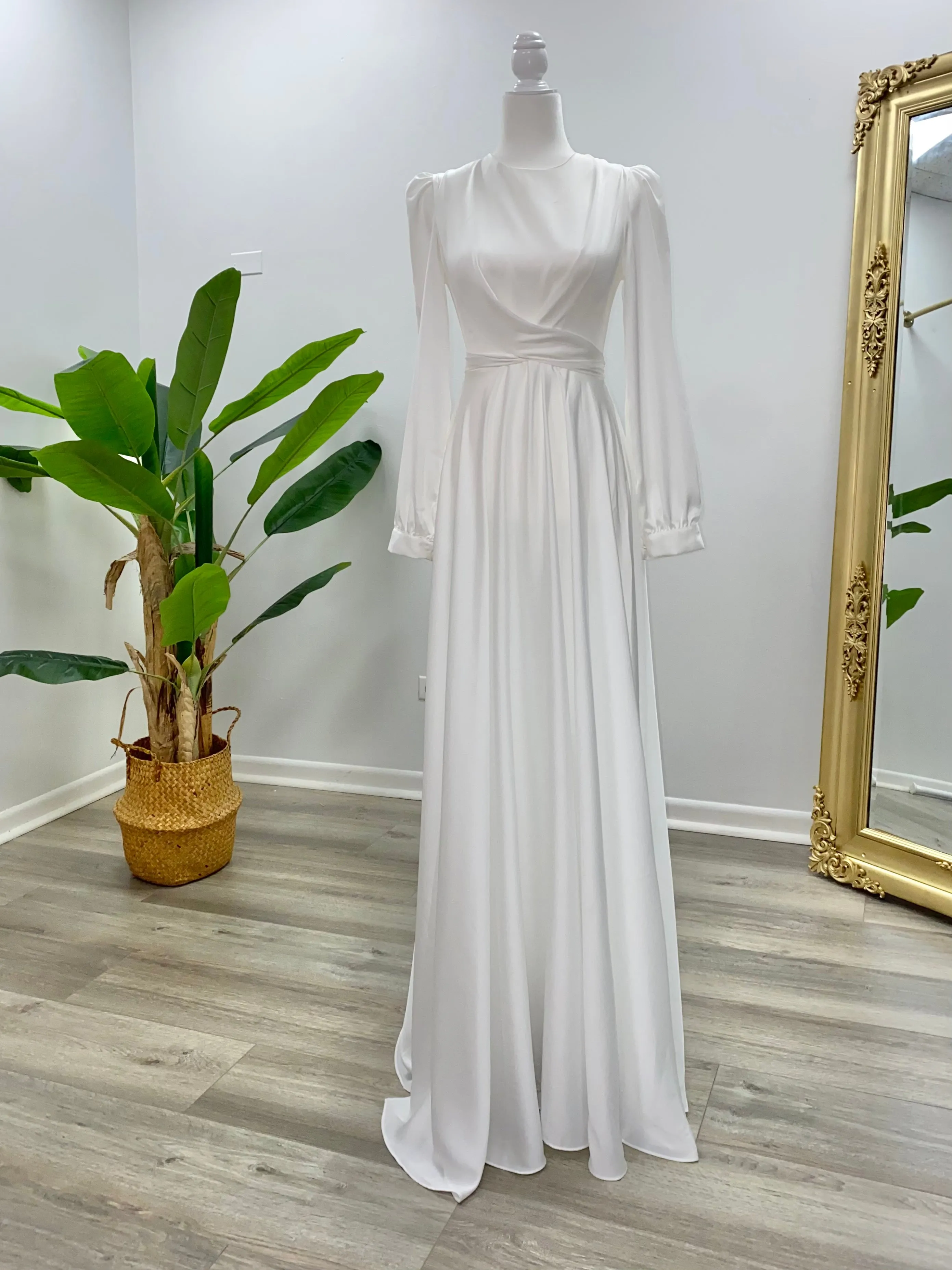 Delilah Satin Pearl