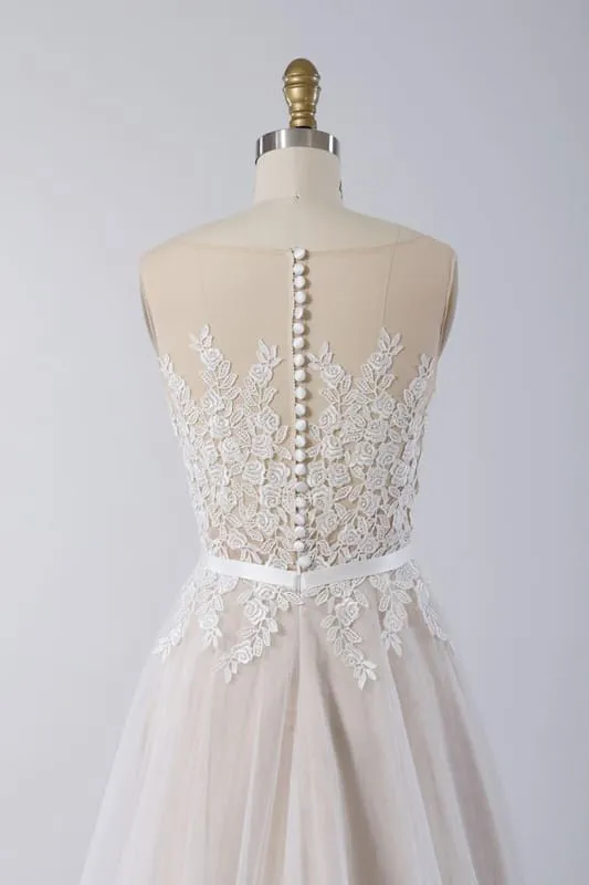 Graceful Appliques Tulle A-line Wedding Dress