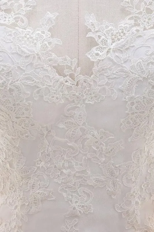 Graceful Appliques Tulle Mermaid Wedding Dress