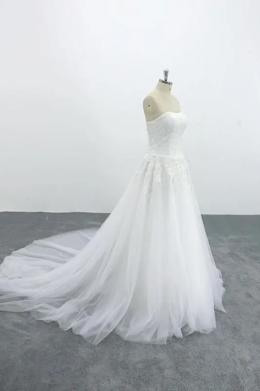 Graceful Strapless Appliques Tulle Wedding Dress