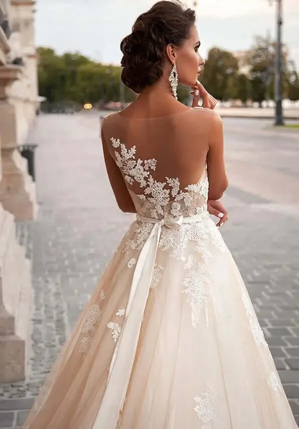 wedding dresses Bride Shoulders Waist Slimming Lace Trailing Wedding Dress